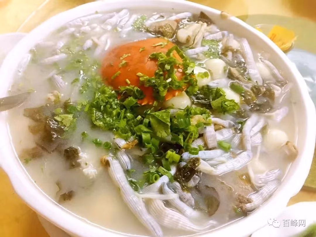 Giun biển có thể chế biến thành nhiều món khác nhau như giun xào tỏi, giun xào rau, giun nấu cháo, bánh bao nhân giun, bánh trôi nấu giun... mỗi loại đều có hương vị riêng. Có những người bạo gan còn ngâm giun biển vào rượu mạnh sau đó ăn sống.