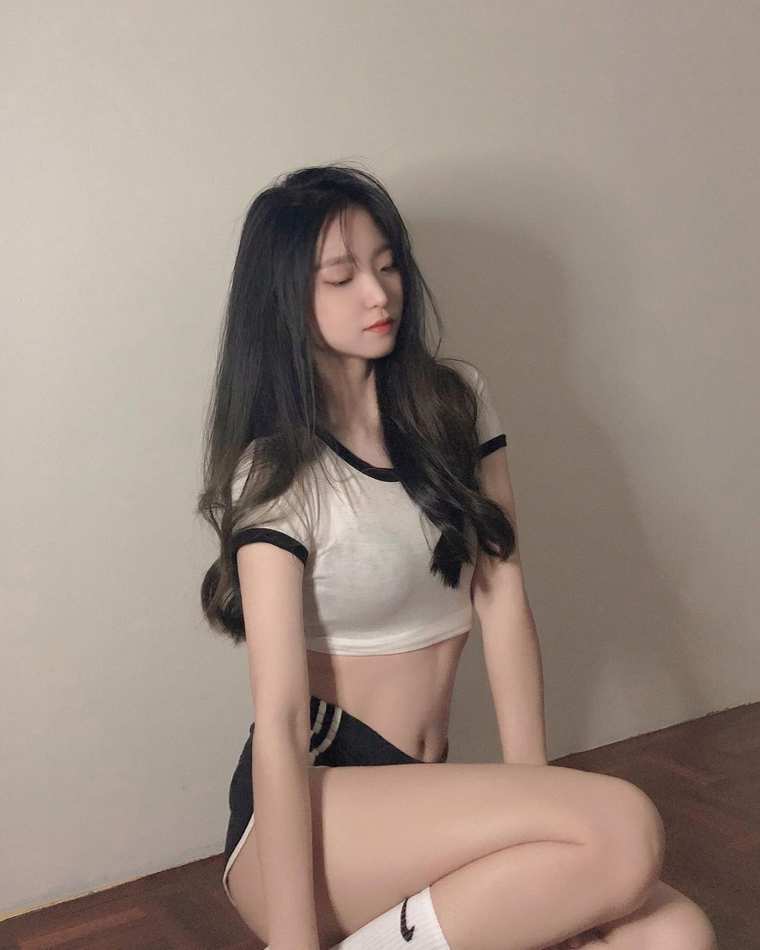 Theo Krystal, cô nàng giữ dáng bằng cách ăn kiêng. Thông thường, cô chỉ ăn rất ít và ăn đủ chất, không ăn đồ dầu mỡ.