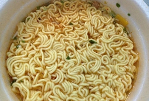 An mi goi 3 nam, thanh nien khien bac si so hai khi noi soi