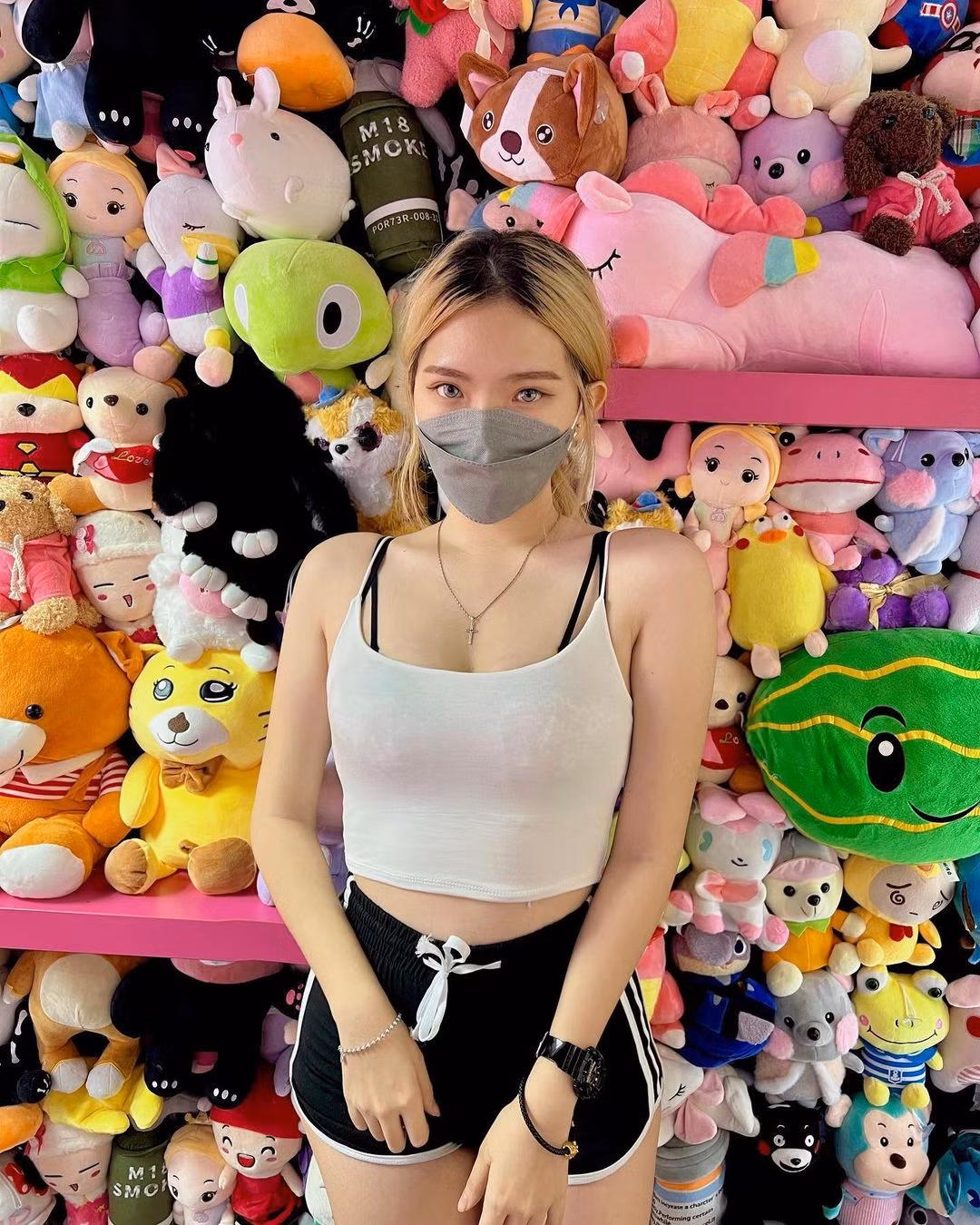 Tuy nhiên, nếu vận dụng không khéo, không đúng thời điểm thì sẽ không gợi cảm mà chuyển thành phản cảm.