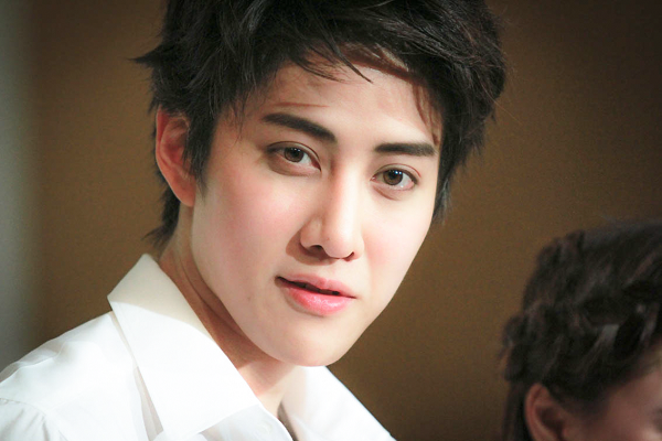 Mắt: Trong y học cổ truyền, khả năng sinh lý của nam giới bắt nguồn từ gan và thận đồng thời không thể tách rời khỏi các kinh lạc. Nhìn vào mắt của một người, xem thần thái hay không là sẽ đánh giá được thận khí của họ có đầy đủ hay không.