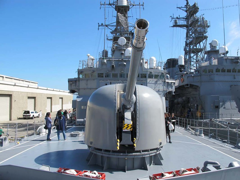 So với pháo của Nga và Trung Quốc, pháo hạm OTO Melara có cơ số đạn trong bệ pháo thấp hơn hẳn, tuy nhiên với chế độ nạp đạn tự động, OTO Melara lại không quá tốn thời gian cho việc nạp đầy buồng đạn.