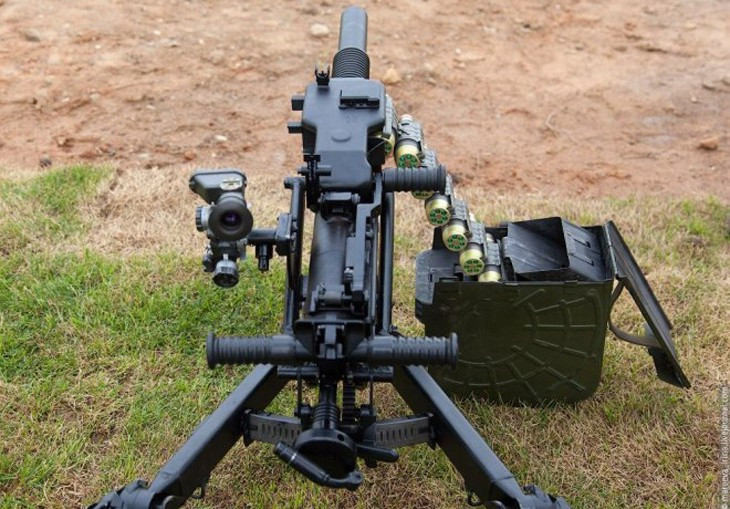  AGS-40 6G27 Balkan được trang bị thêm kính ngắm quang học PAG-17 với khả năng phóng đại lên to gấp 2,7 lần, nó cũng có thể lắp kính ngắm hồng ngoại để tác chiến ban đêm. Ảnh: thefirearmblog.