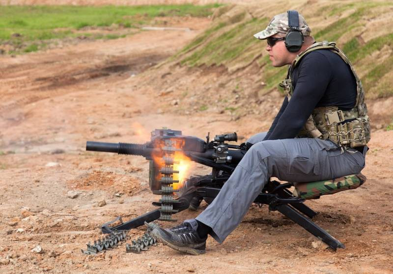 Tuy nhiên, súng phóng lựu AGS-40 6G27 được nâng cao hơn về đặc tính hỏa lực và tầm bắn. Ảnh: weaponews.