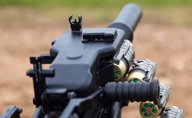 Tầm tác chiến của AGS-40 6G27 Balkan lên tới 2.500m, đây là loại súng phóng lựu phóng loạt độc nhất trên thế giới có thể đạt tới tầm bắn này, xa hơn hẳn các loại súng cùng loại của phương Tây từ 500 đến 600m. Ảnh: thefirearmblog.