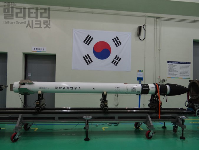 Ngoài tính năng và giá thành, lợi thế lớn nhất của tên lửa phòng không Hàn Quốc đó là nếu Saudi Arabia mua vũ khí của họ thì sẽ không bị Mỹ trừng phạt theo Đạo luật CAATSA.