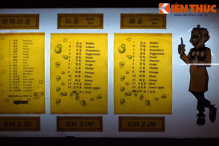 Là một điểm nhấn đặc sắc của Di sản thế giới Malacca, phố hàng rong Johnker đã đem lại một nguồn thu không nhỏ cho ngành du lịch Malaysia.