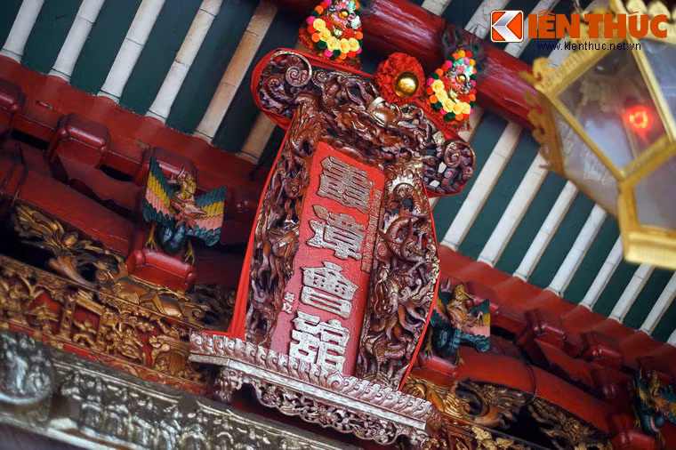 Từ năm tạo lập cho đến nay, hội quán đã trải qua nhiều lần trùng tu. Theo các văn bia, tên hội quán được đổi là Hà Chương từ năm 1848 thay cho tên cũ là Thương Châu.