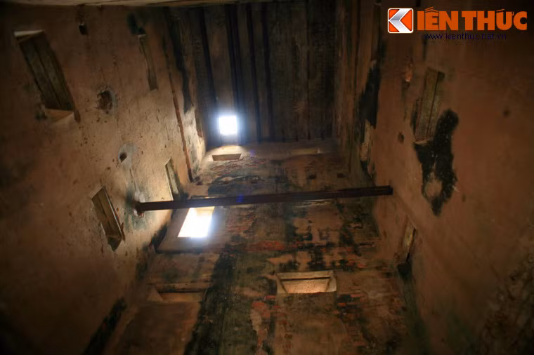 Tháng 7/1917, Công tước De Montpensier bán lại biệt thự cho một chủ khách sạn người Pháp tên là Prasetts. Sau này, vua Bảo Đại mới mua lại nó làm tư dinh của mình.