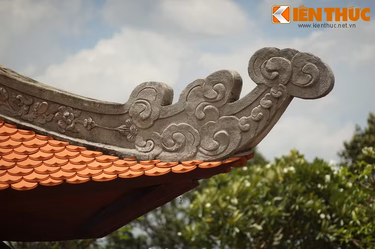 Họa tiết trang trí trên đầu đao của tiểu đình.