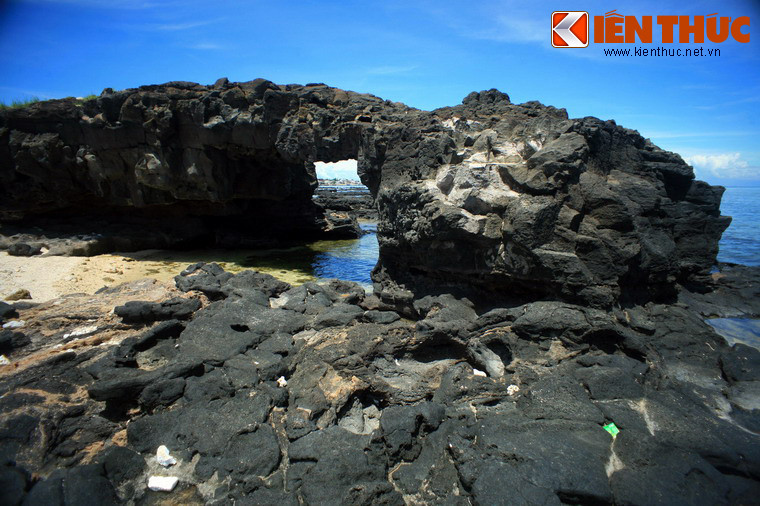 Chiem nguong ky quan dia chat doc nhat VN tren dao Ly Son