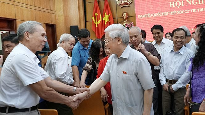 Tổng Bí thư và các cử tri.