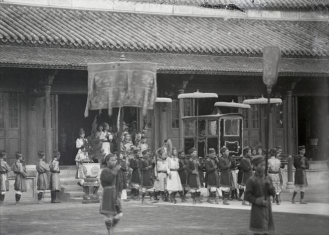 Lễ đăng quang của vua Bảo Đại ngày 8/1/1926 tại điện Cần Chánh.