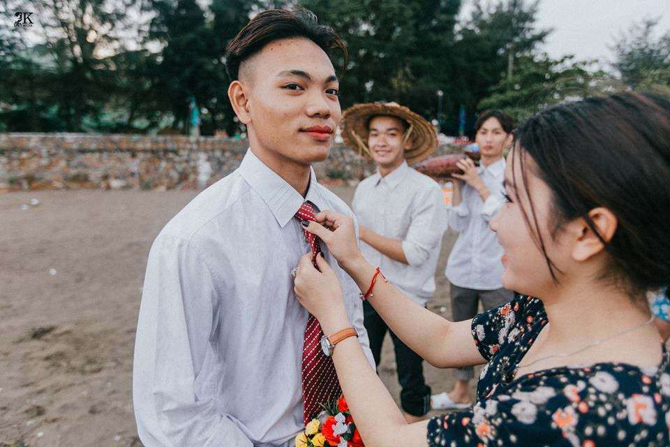 Ngay sau khi nghe ý tưởng của bộ ảnh, cả lớp đã hào hứng và bắt tay vào công tác chuẩn bị. Hơn nữa, năm nay sau khi Hương Giang đăng quang Hoa hậu Chuyển giới, tập thể lớp mong muốn mọi người thay đổi cái nhìn với cộng đồng LGBT.