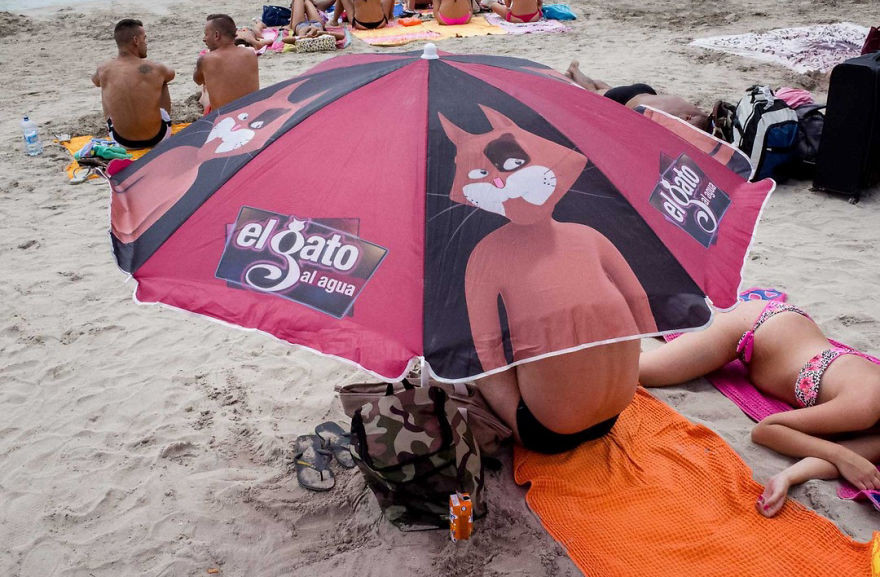 Chắc hẳn nhiều người sẽ không thể nhịn cười khi nhìn thấy cảnh tượng trùng hợp hài hước này.