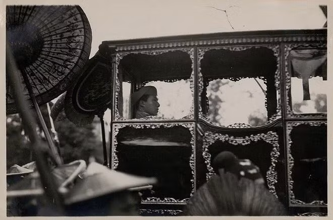 Hình chụp năm 1933: “Tôi chỉ là một diễn viên sân khấu, thi thoảng xuất hiện cho xôm trò chứ đâu phải là người đạo diễn?”