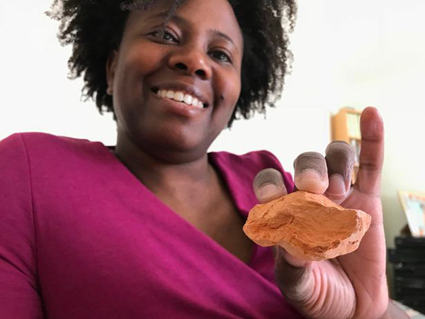 Theo tìm hiểu, tình trạng của cô Mandisa Mayne là một tình trạng bệnh hiếm. Những người mắc phải thường rất nghiện ăn thứ gì đó không hề có chất dinh dưỡng.