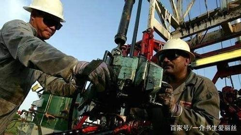 Người giàu ở Abu Dhabi không khoe khoang tài sản mà chỉ âm thầm làm việc, chú trọng phẩm chất, tính cách.