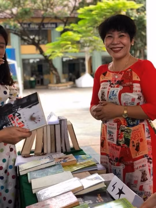 Thêm một giáo viên dạy Văn nữa.