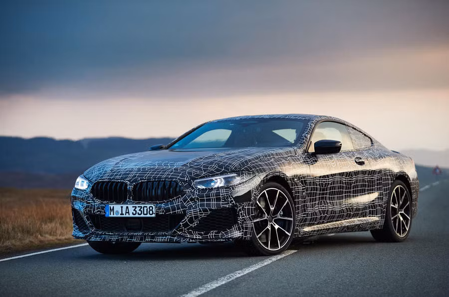 Quy ước đặt tên của dòng BMW 8-Series tương tự những anh em khác trong gia đình, đặc biệt là 7-Series. Điều này đồng nghĩa BMW 8-Series cũng sẽ có phiên bản hybrid plug-in iPerformance.