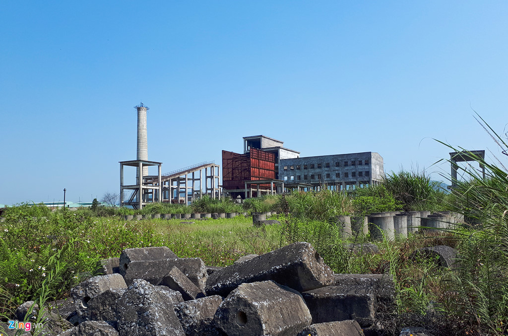 Nhiều người ví khu liên hợp gang thép nghìn tỷ này là bãi nghĩa địa hoang vu của máy móc.