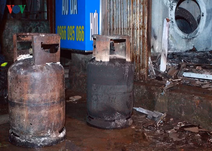 Đám cháy không có thiệt hại về người, lực lượng chức năng đang điều tra nguyên nhân xảy ra cháy.