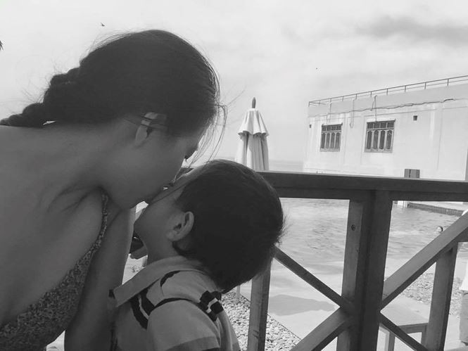 Chị cũng trải lòng, hai vợ chồng đã nhiều lần viết đơn ly hôn và lên tòa hòa giải nhưng cuối cùng vẫn chọn cách sống chung vì các con.