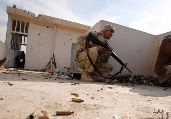 Ngày 11/12, lực lượng tình nguyện Hashd al-Shaabi tái chiếm các ngôi làng Tal Meidan Qoli và Tal Qazal ở phía tây thành phố Tal Afar.