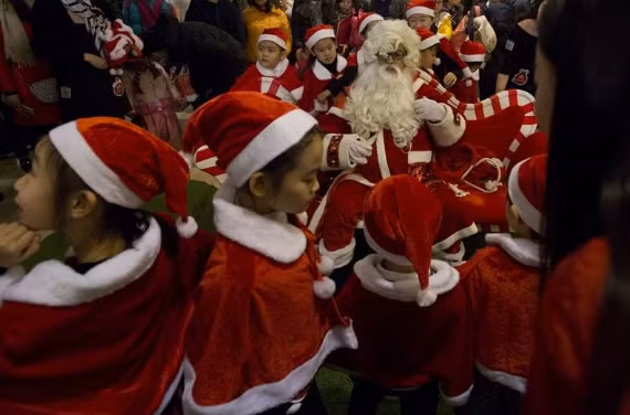 Khong khi don Giang sinh an tuong tren khap the gioi-Hinh-5