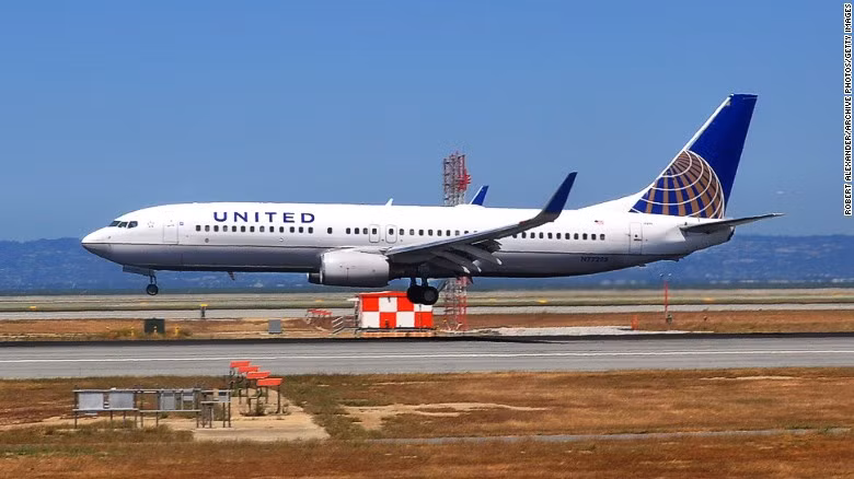 Boeing 737 là loại máy bay chở khách bán chạy nhất mọi thời đại. Chuyến bay đầu tiên của Boeing 737 được thực hiện vào năm 1967.