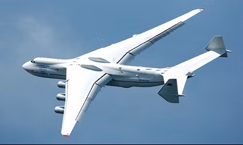 Antonov An-225 Mriya hiện là loại máy bay vận tải lớn nhất thế giới đang hoạt động. Chuyến bay đầu tiên của An-225 Mriya được thực hiện vào năm 1988.