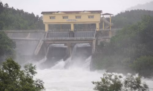 Quang Nam: Mua lu tan pha 1.166 nha, 3 nguoi chet