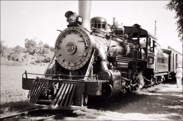 Đoàn tàu chở khách ở Châu Mỹ trong bức ảnh được chụp hồi cuối thập niên 1920.