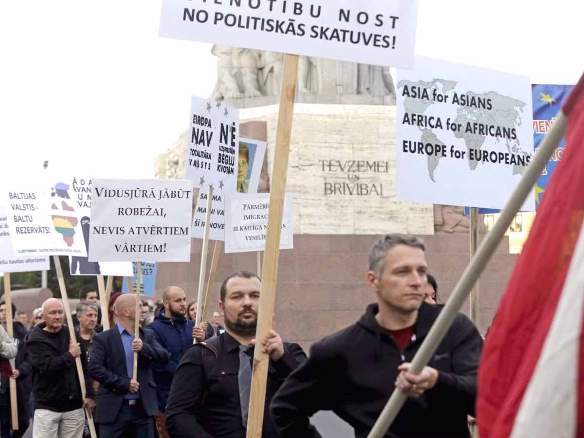 Thành phố Riga của Latvia trở thành điểm đến không an toàn ở Châu Âu với các cuộc biểu tình chống nhập cư cùng sự hoành hành của những nhóm tội phạm có tổ chức.