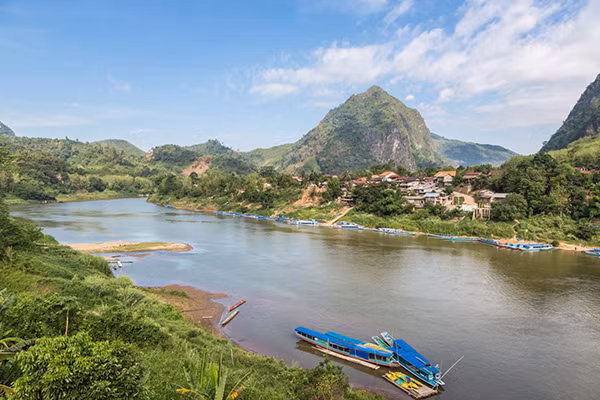 Đất nước Lào xinh đẹp cũng là một trong những điểm đến thú vị trong năm 2017.