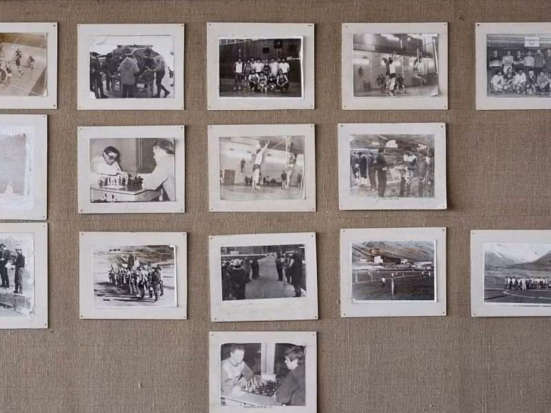 Đến năm 2007, công ty Arcticugol đã biến nơi đây trở thành một địa điểm du lịch. Họ cho sơn lại các bức tường, thay đồ nội thất trong các tòa nhà và cho xây dựng một nhà máy điện mới.