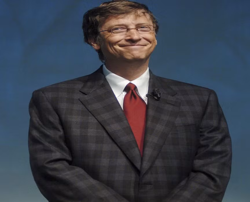 Tỷ phú Bill Gates chăm sóc cho một cái cây yêu thích của ông trong suốt nhiều năm. Cây xanh đến nay đã gần 40 tuổi được trồng gần lối đi trong ngôi nhà của gia đình Bill Gates.