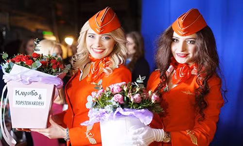 Alina Kazeko và Nadezhda Vasilieva, nữ tiếp viên hàng không của hãng Aeroflot, là hai trong số những thí sinh tham dự cuộc thi " Nữ tiếp viên hàng không xinh đẹp nhất nước Nga năm 2016".
