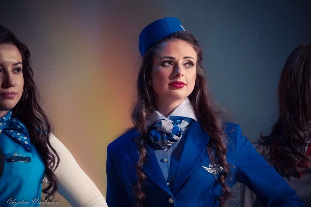 Nữ tiếp viên hàng không xinh đẹp Anna Gurin.