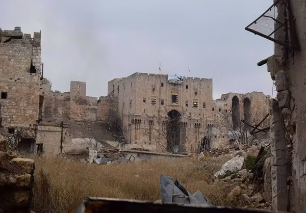 Thành cổ Aleppo, một trung tâm lịch sử của thành phố lớn nhất Syria này, cũng đã được giải phóng.