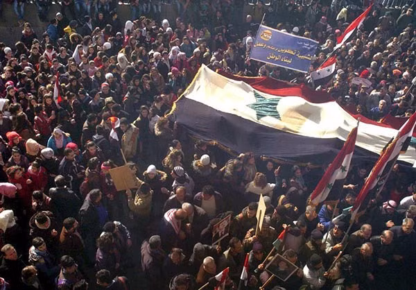 Một con phố ở Sweida đông nghẹt người.