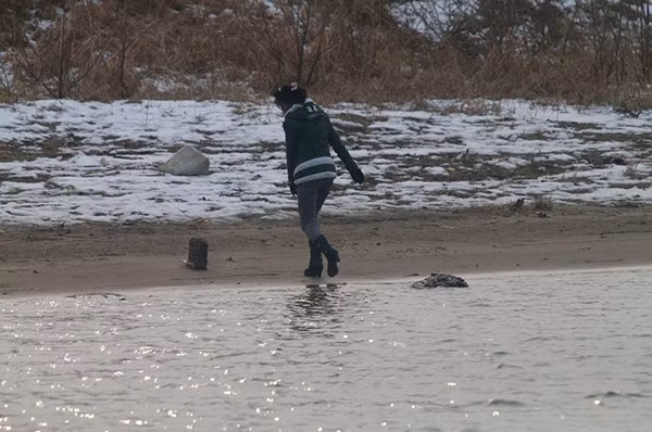 Sông Áp Lục hình thành biên giới tự nhiên giữa Trung Quốc và Triều Tiên. Các công ty du lịch dọc khu vực biên giới với Triều Tiên ở Đan Đông, tỉnh Liêu Ninh (Trung Quốc) đang mở những chuyến đi ngắn dành cho du khách Trung Quốc muốn tìm hiểu về cuộc sống người dân Triều Tiên bên bờ sông.