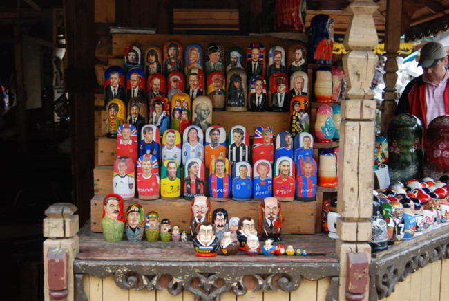 Búp bê Matrioska phong cách… người nổi tiếng.