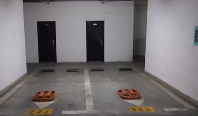 Khi Yu cầm thước đo, kết quả là rộng 1,9m và dài 4m.