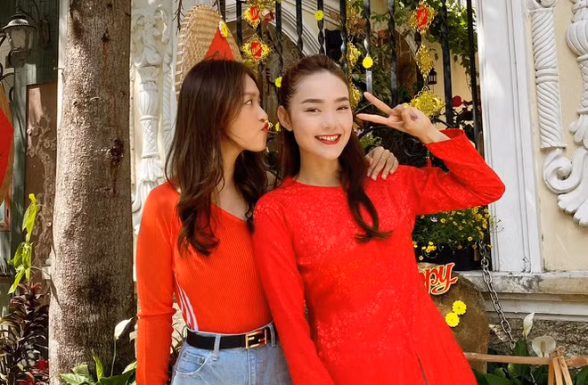 Hinh anh ban khoa than dien vien Kha Ngan dang chao nam moi-Hinh-2