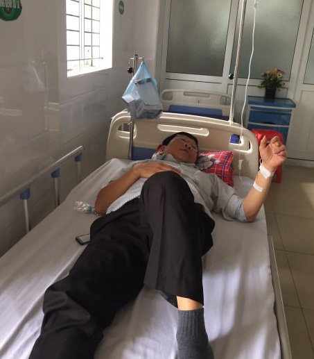 Con do xong vao nha chui boi, danh nguoi dan ong toi nhap vien-Hinh-2