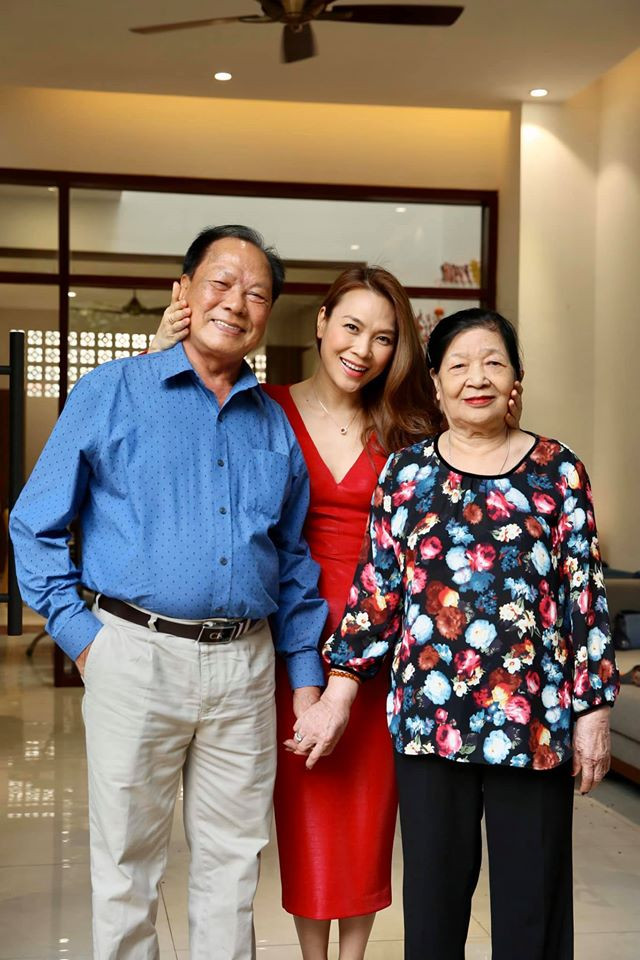 Tết năm nay, nữ ca sĩ Mỹ Tâm cũng gác chạy show Tết để về nhà đón Tết bên gia đình.