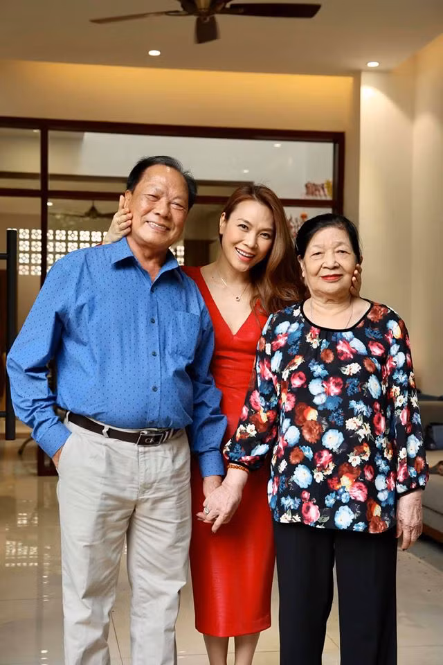 Tết năm nay, nữ ca sĩ Mỹ Tâm cũng gác chạy show Tết để về nhà đón Tết bên gia đình.