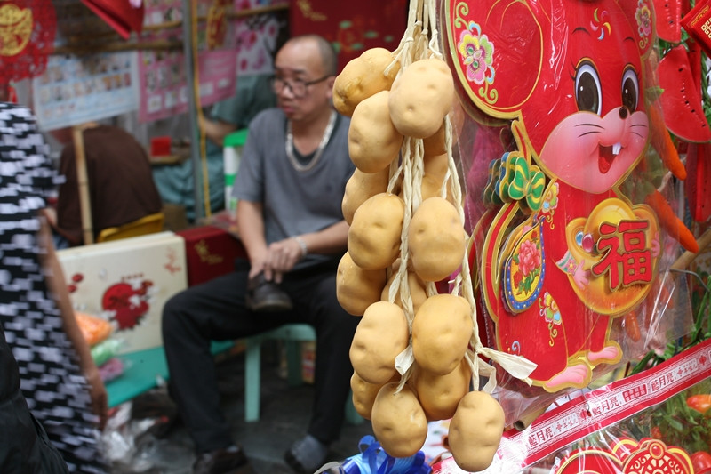 Nhiều loại củ quả khác trong nông nghiệp cũng lần lượt xuất hiện trên phố Hàng Mã.