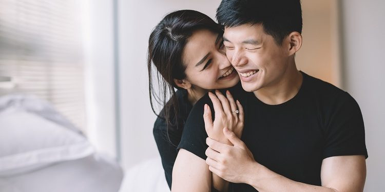 Nghiêm túc và thẳng thắn đối diện với mâu thuẫn nảy sinh trong mối quan hệ của cả hai. Ảnh minh họa